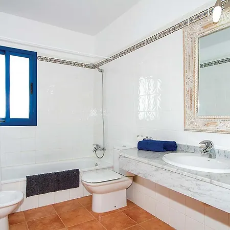 Playa Blanca Sleeps 5 Wifi